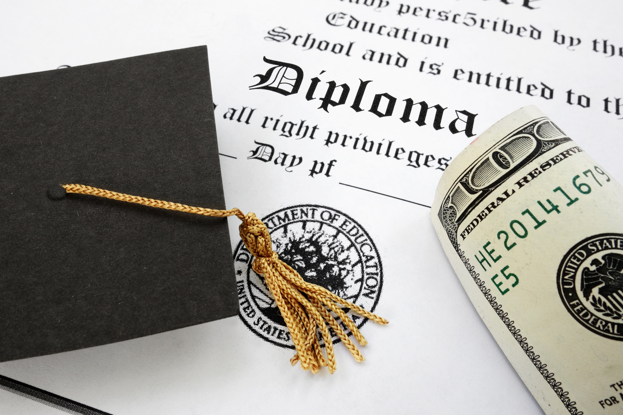 Faking It For Real: 6 Great Reasons Why You Might Need A Fake College Diploma